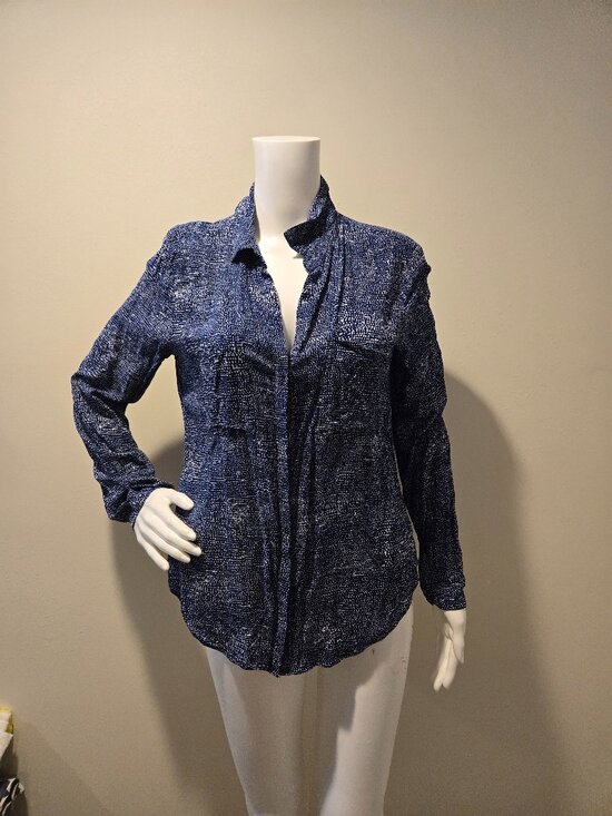 Anthropologie Tops - Cloth & Stone Anthropologie Blue White Printed Button Down Shirt M